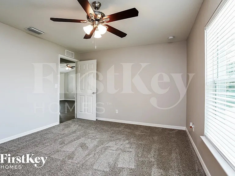 1113 NW 1st Ave — Photo 9