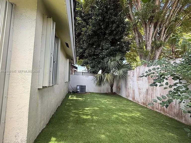 1004 San Remo Cir — Photo 26