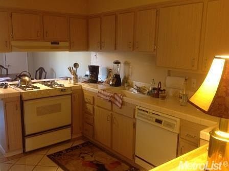 5th image of 2221 Bridlewood Dr