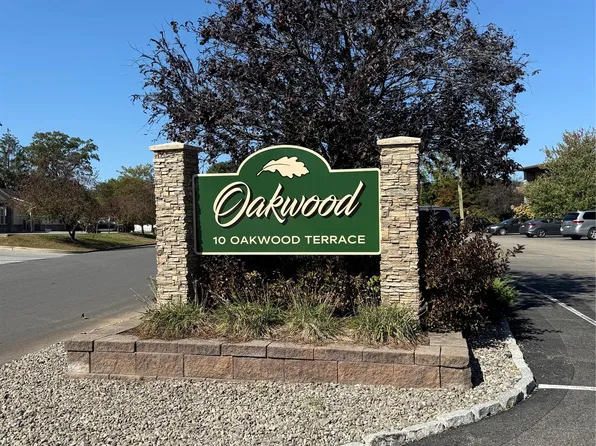 10 Oakwood Terrace #110, New Windsor, NY 12553