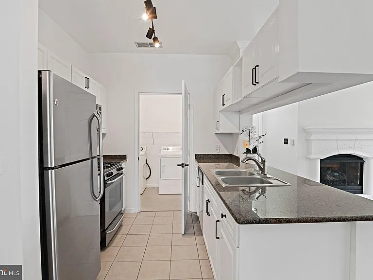 12921 Centre Park Cir #206 — Photo 19