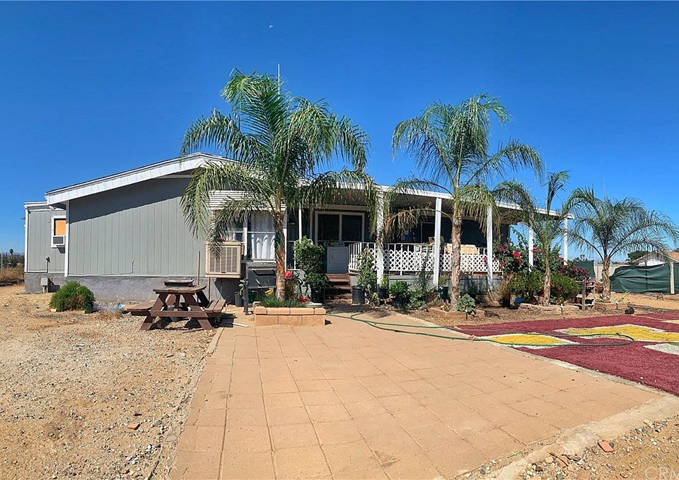 1st image of 20253 El Nido Ave