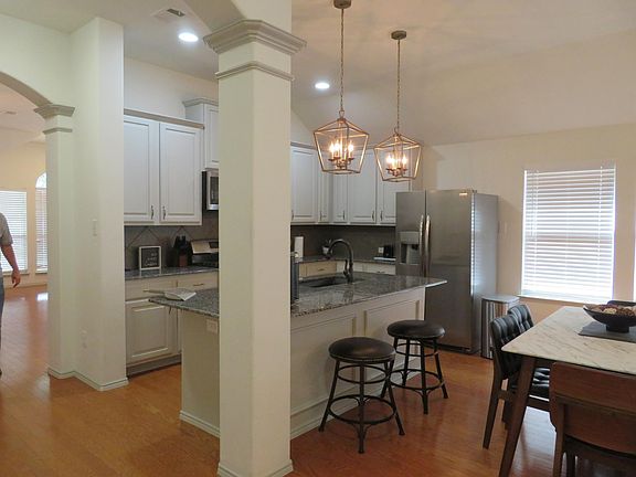 5th image of 5104 Blackwood Dr