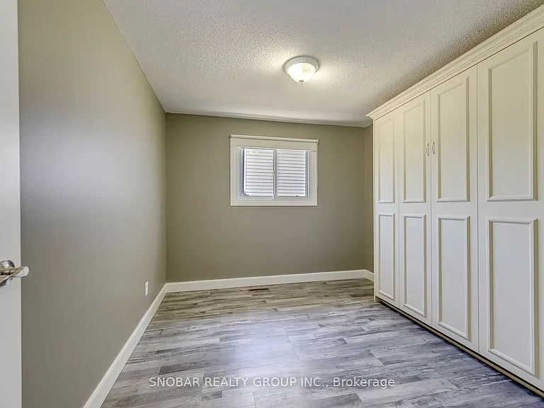 547 Conway Ct — Photo 16