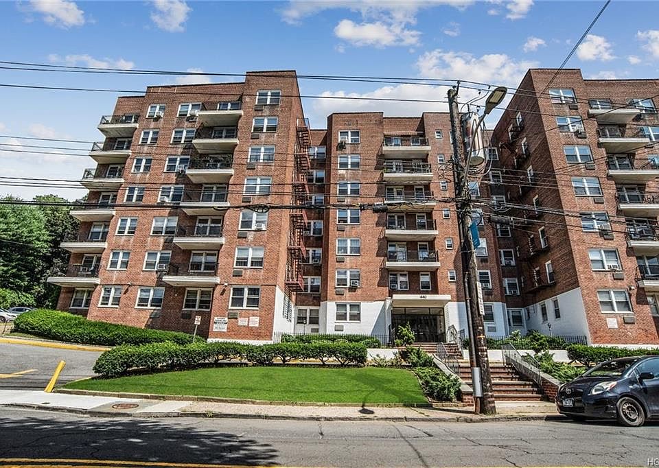 1st image of 440 Warburton Ave APT 3B
