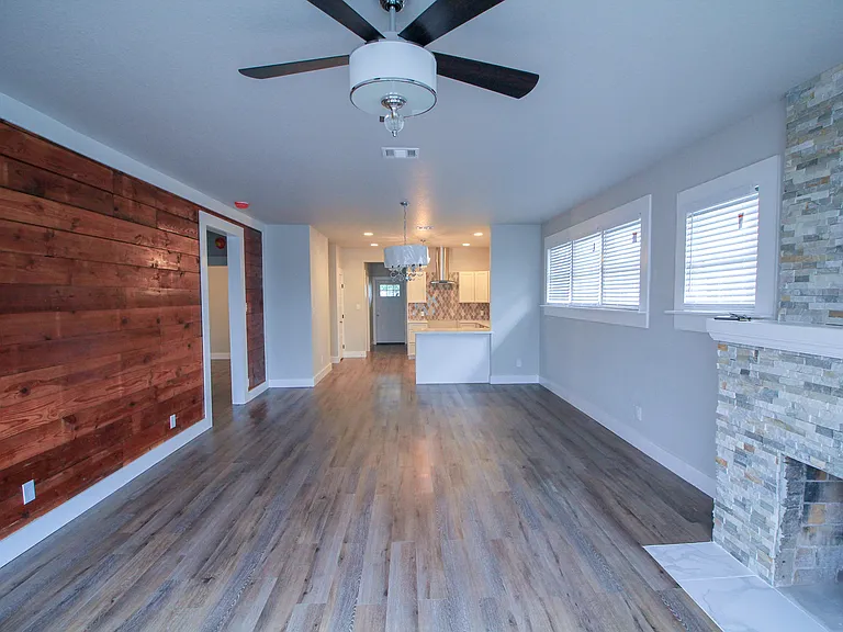 1138 Iowa St — Photo 12