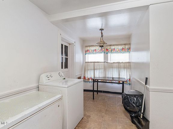 5th image of 9 Jackson Place