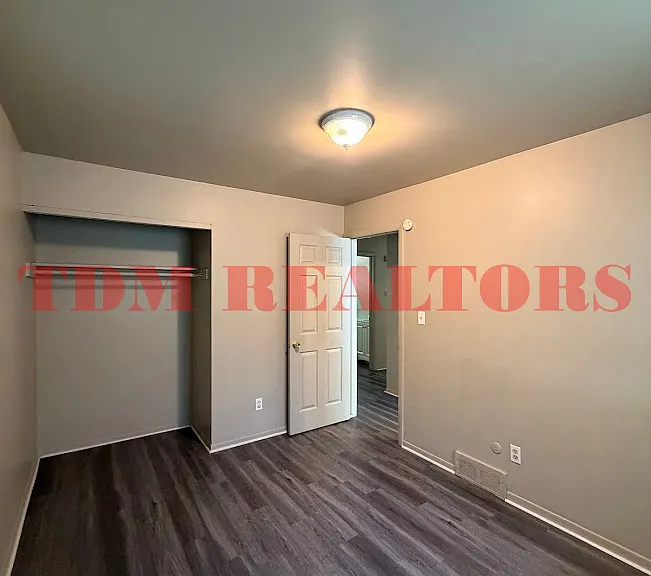 3742 Holly Ave — Photo 8