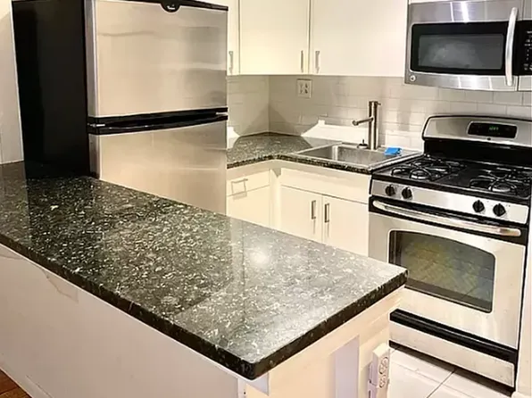 61 Lexington Avenue 4A image 2 of 5