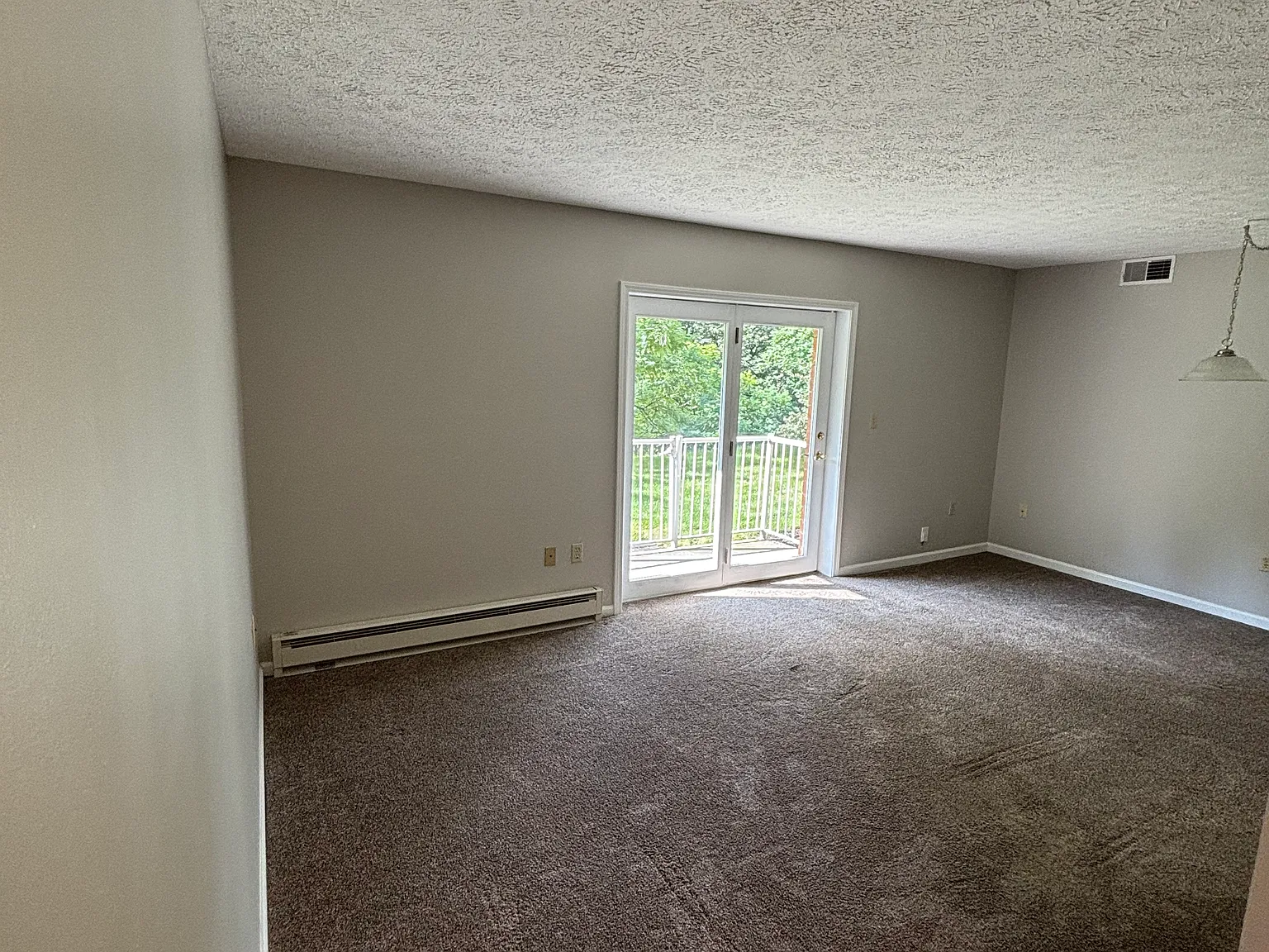 2 bed, 1012 sqft, $1,500 — Photo 4