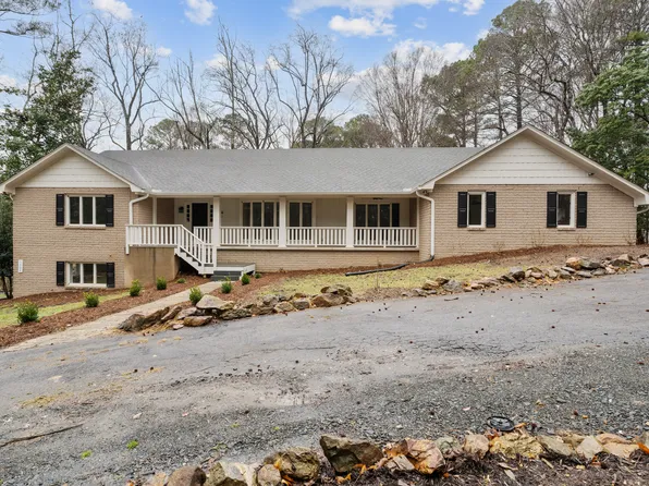 1504 Homestead Rd, Chapel Hill, NC 27516