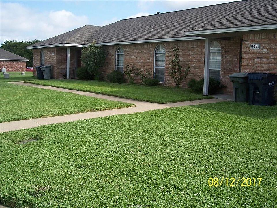 1st image of 909 Camellia Ct APT B