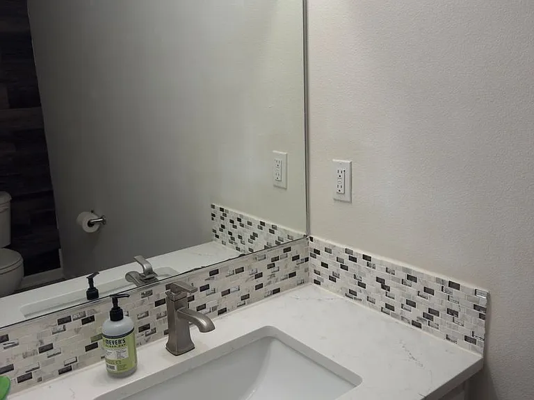 2327 E Sam Parrett Dr — Photo 18