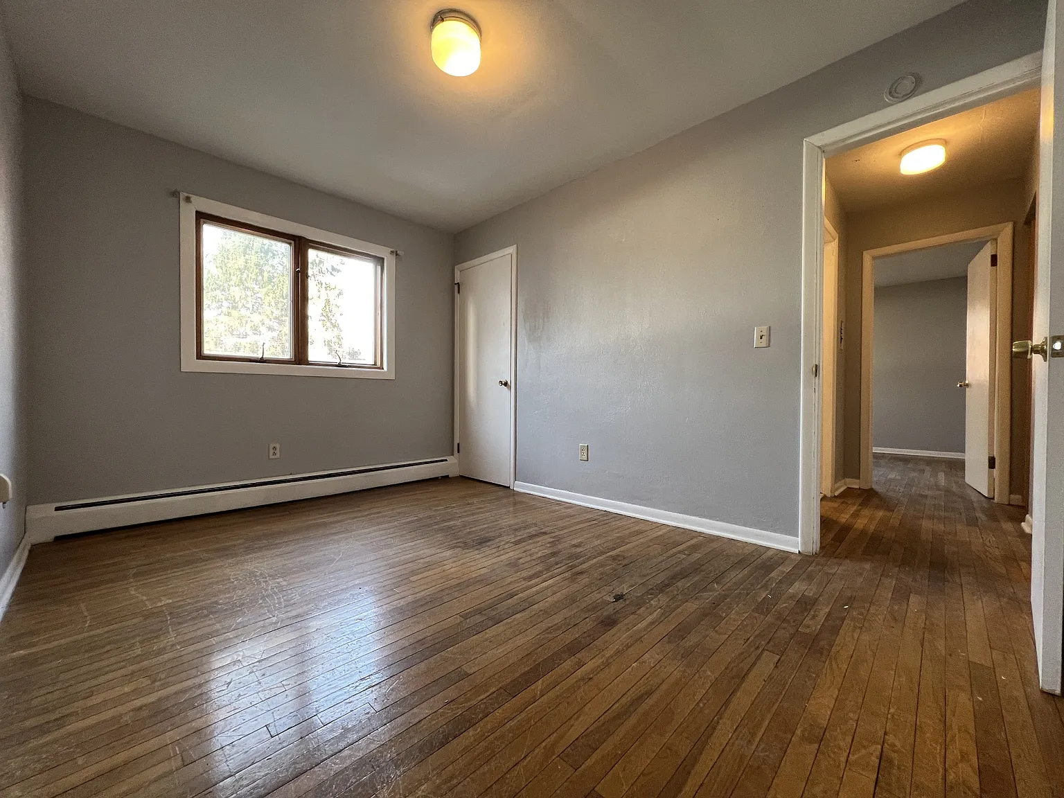 27 Tompkins Street — Photo 2