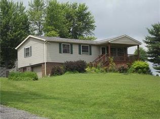 208 Pflugh Rd, Butler, PA 16001