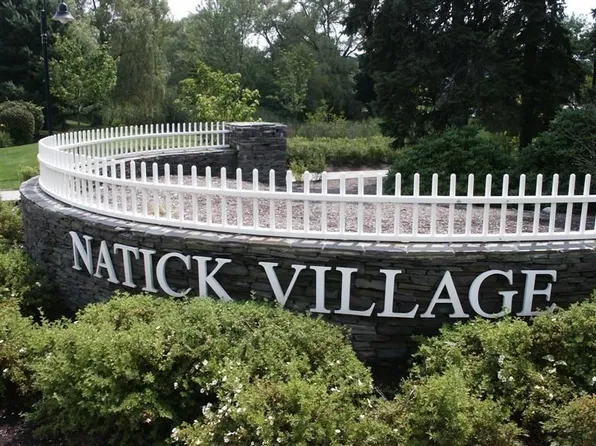 9 Village Hill Ln APT 15, Natick, MA 01760