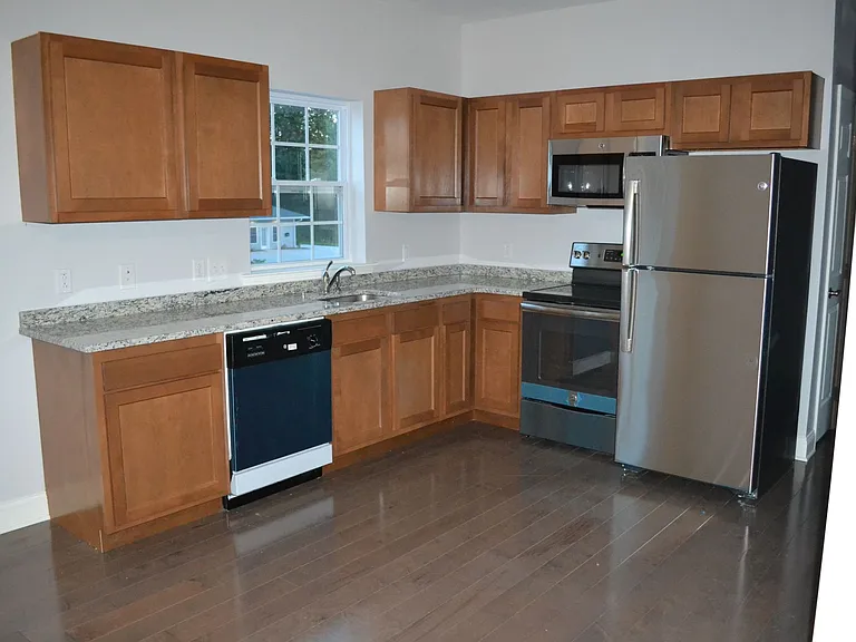 156 Lambert Dr — Photo 16