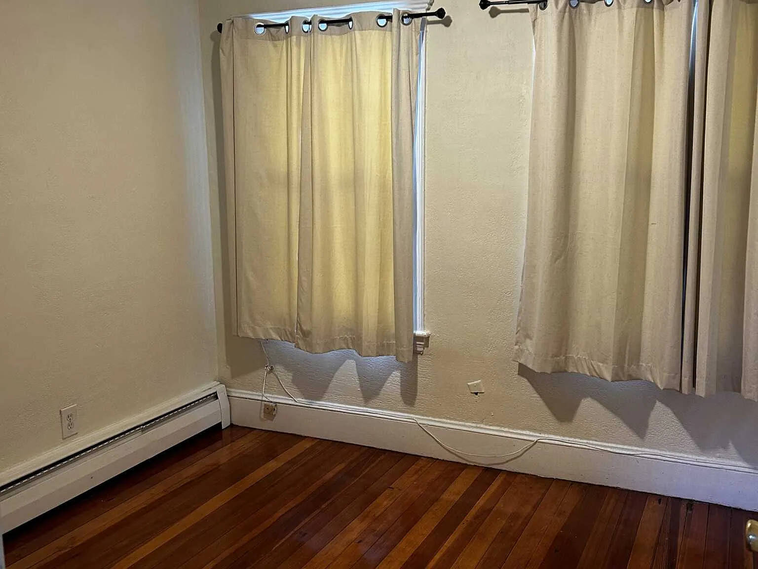 3 bed, $2,700 — Photo 2