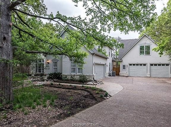 2nd image of 728 Royal Adelade Dr