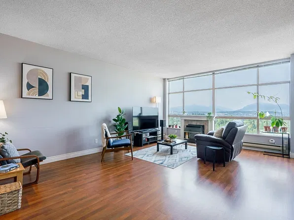 14881 103a Ave #2001, Surrey, BC V3R 0M5