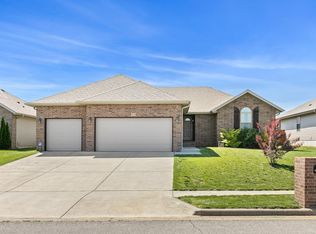 673 N Galileo Dr, Nixa, MO 65714