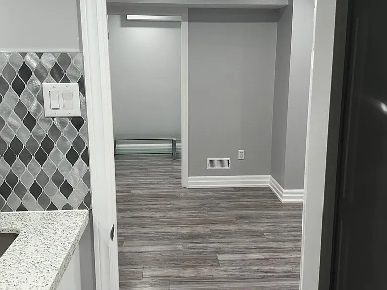 6 Pickett St #BASEMENT — Photo 15