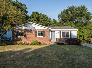 213 Woodlake Dr, Brighton, MI