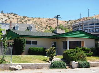 423 E Gibson Ave, Chelan, WA 98816