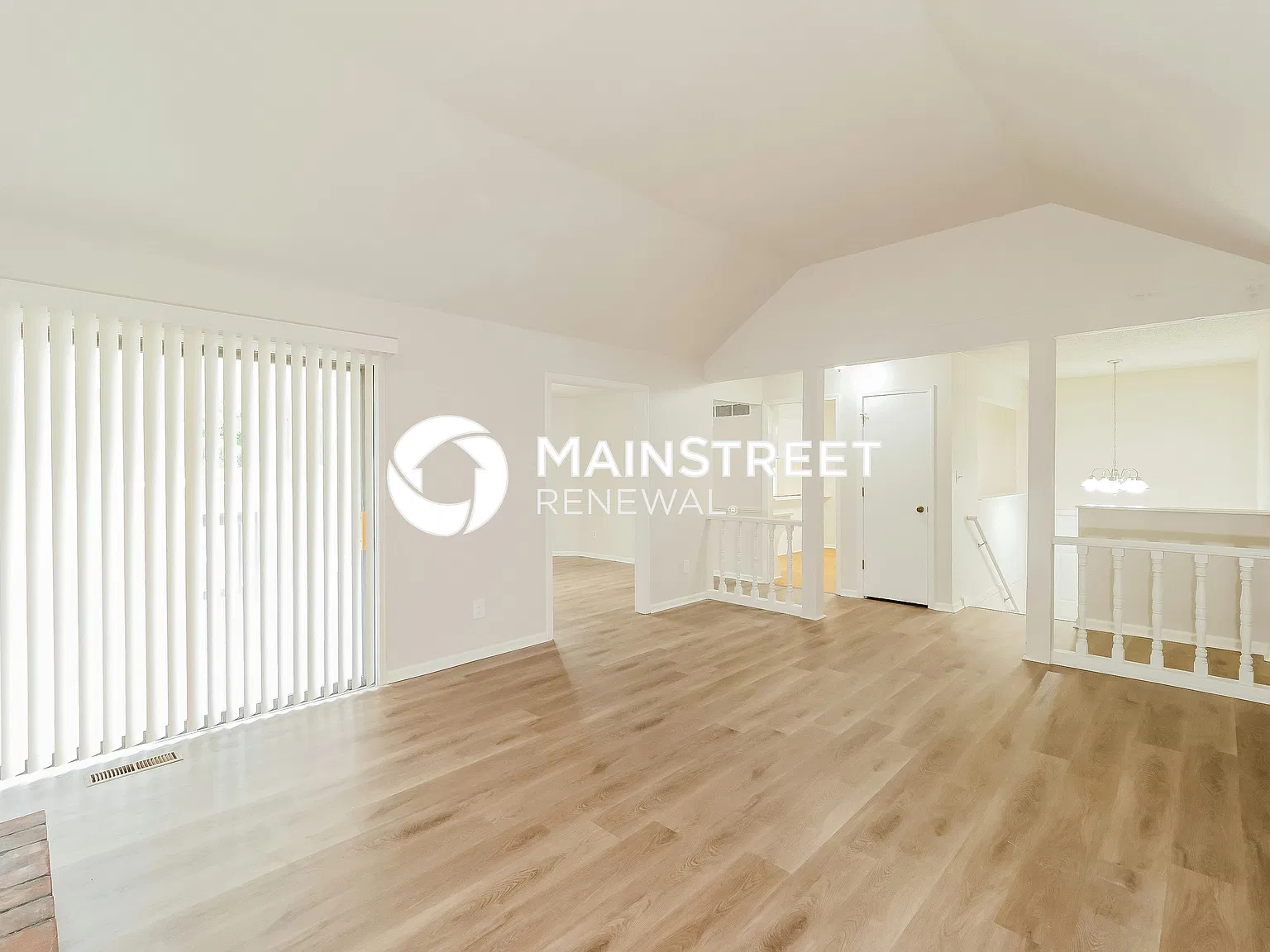 1018 Silver Lake Dr — Photo 3