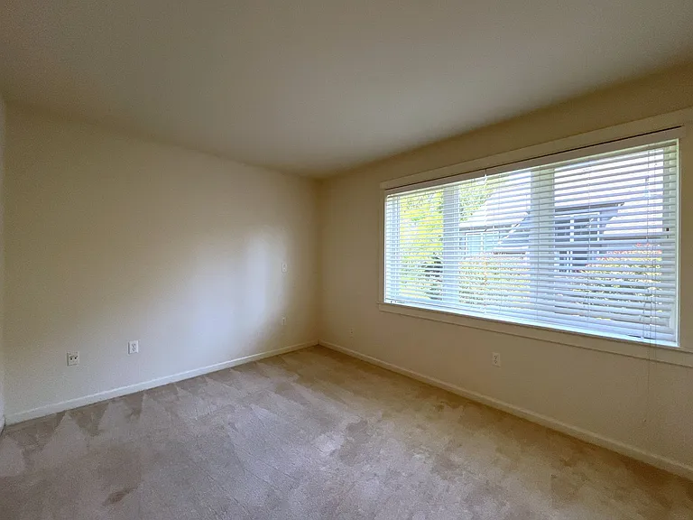 10272 NW Alder Grove Ln — Photo 14