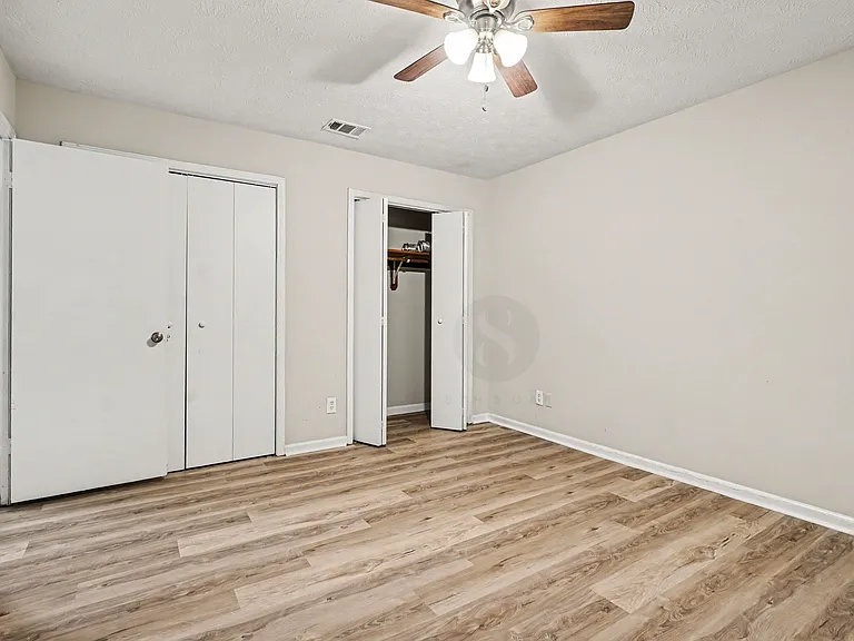 886 Martin Heights Dr #B — Photo 16