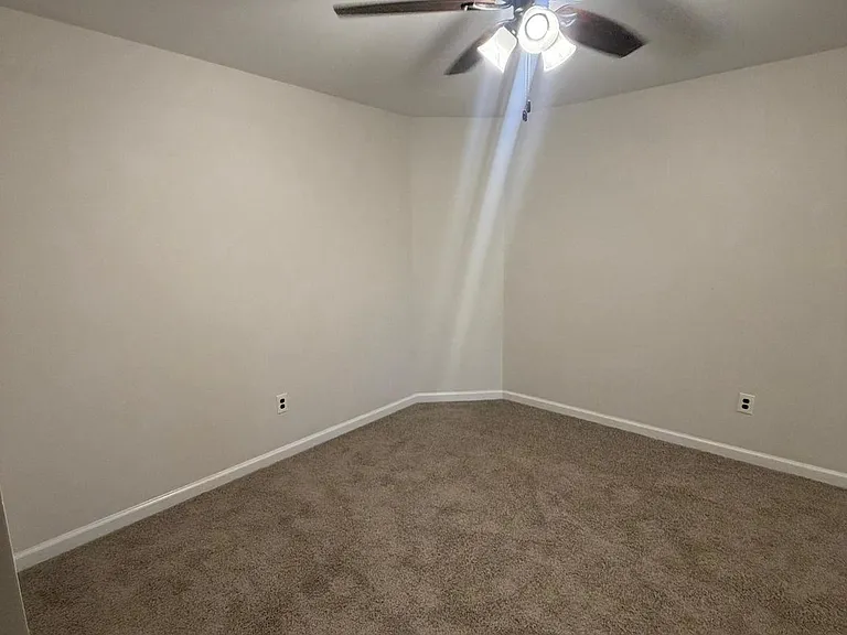 1105 Berwyck Ct — Photo 7