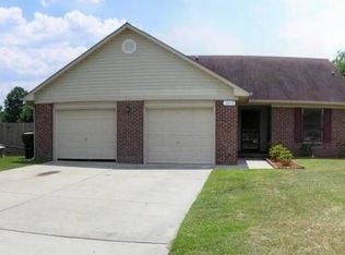 5813 Conservation Ct, Fayetteville, NC 28314