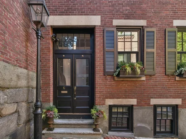 6 Strong Pl, Boston, MA 02114