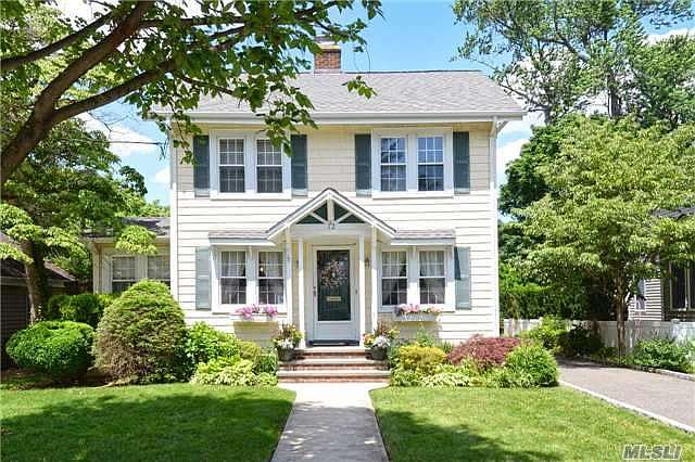 1st image of 12 Amherst Ct