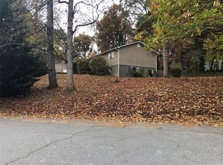 21 & 23 Deep Woods Rd, Weaverville, NC 28787