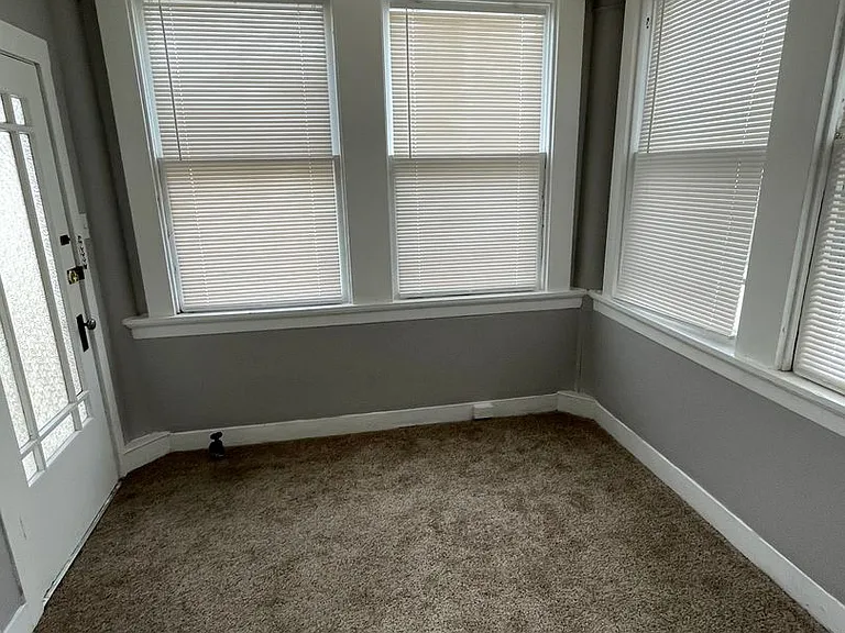 1 and 2 Bedrooms Available Now ! - Washington Area — Photo 8