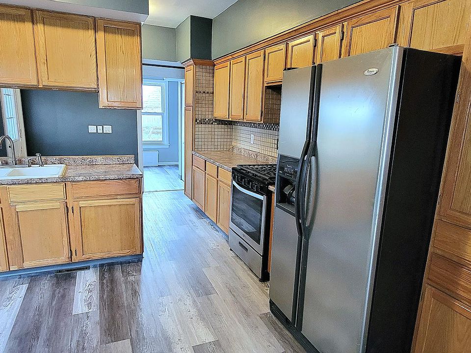 plenty of kitchen space!