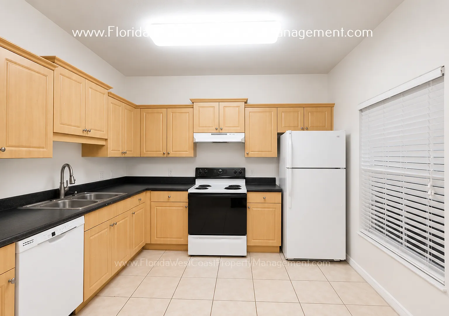 Carolina Landings! 2 Bedroom/2.5 Bath Condo! Super Location- University Parkway — Photo 2