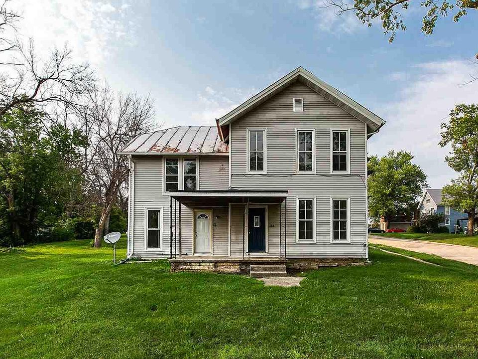 680 E Main St, Platteville, WI 53818 MLS 1916097 Zillow