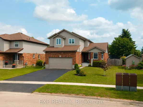 11 Maple St, Mapleton, ON N0G 1P0
