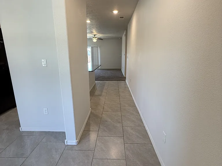 2116 Solitaire St NE — Photo 4