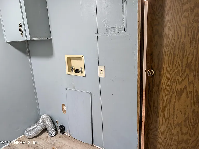 220 Guy Ave — Photo 16