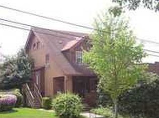 360 Pennsylvania Ave, Oakmont, PA
