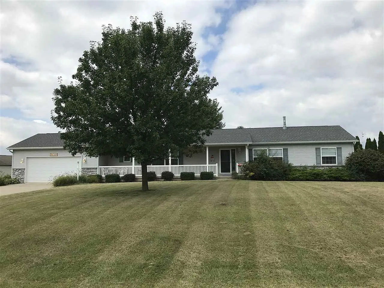 10803 Cardinal Cir photo 1