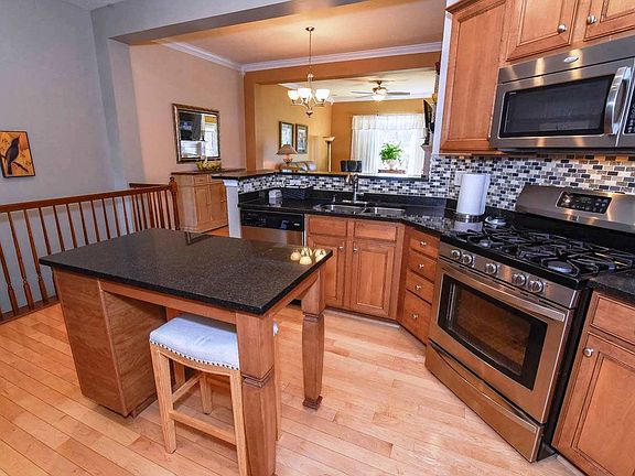 5th image of 9713 Stillmeadow Ct