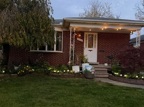 7558 Highview St, Dearborn Heights, MI 48127