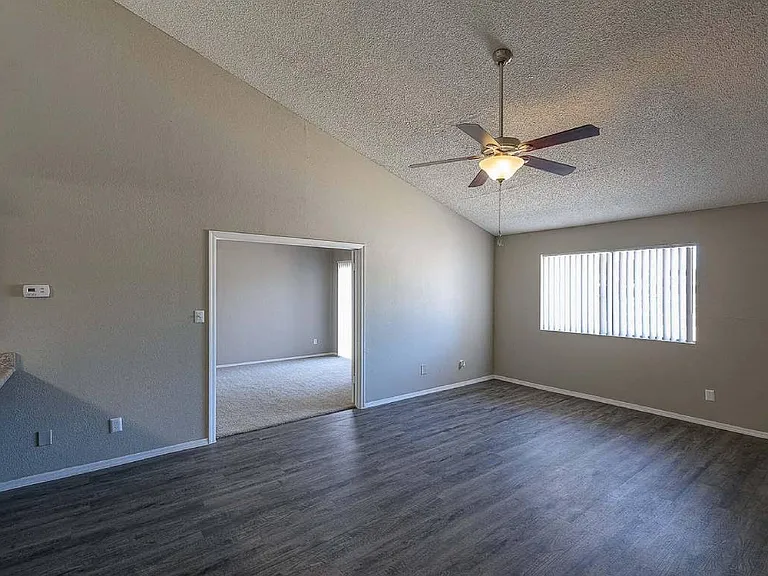 The Flats at Peoria — Photo 7