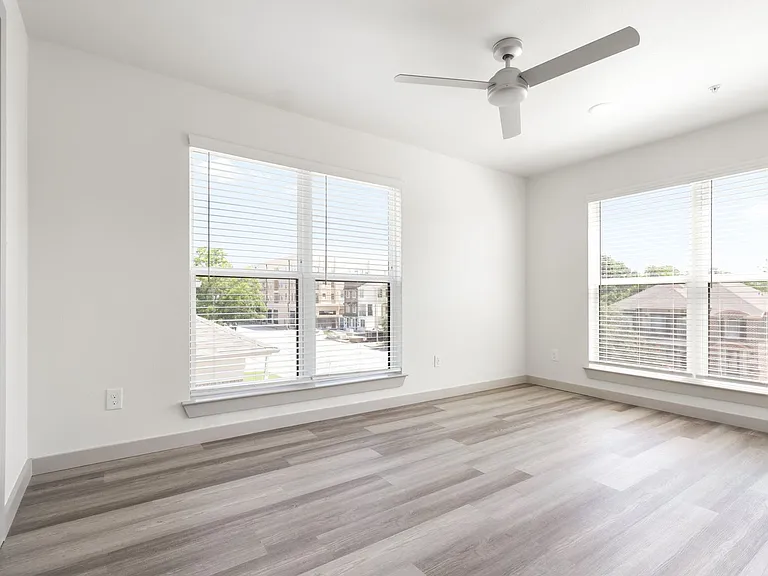 3240 S University — Photo 35