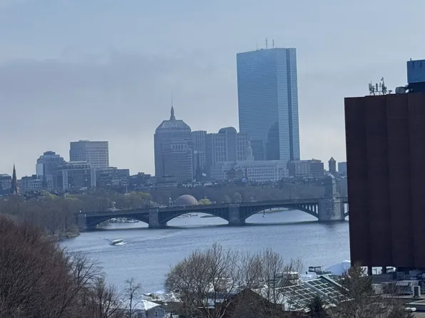 6 Canal Park #Penthouse 7, Cambridge, MA 02141